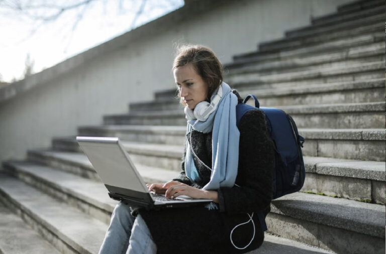 What to Know Before You Commit to a Social Work Program